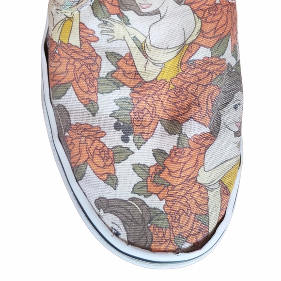 Kids Vans x Disney shoes. Size 3.0 - Picture 7 of 10